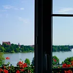 Artystyczna Przestrzen Z Widokiem Na Jeziora
