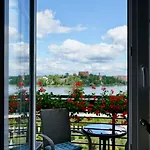 Apartment Artystyczna Przestrzen Z Widokiem Na Jeziora