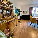 Artystyczna Przestrzen Z Widokiem Na Jeziora Apartment *