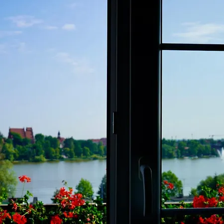 Artystyczna Przestrzen Z Widokiem Na Jeziora