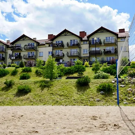 Artystyczna Przestrzen Z Widokiem Na Jeziora אילאווה