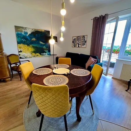 Artystyczna Przestrzen Z Widokiem Na Jeziora * אילאווה