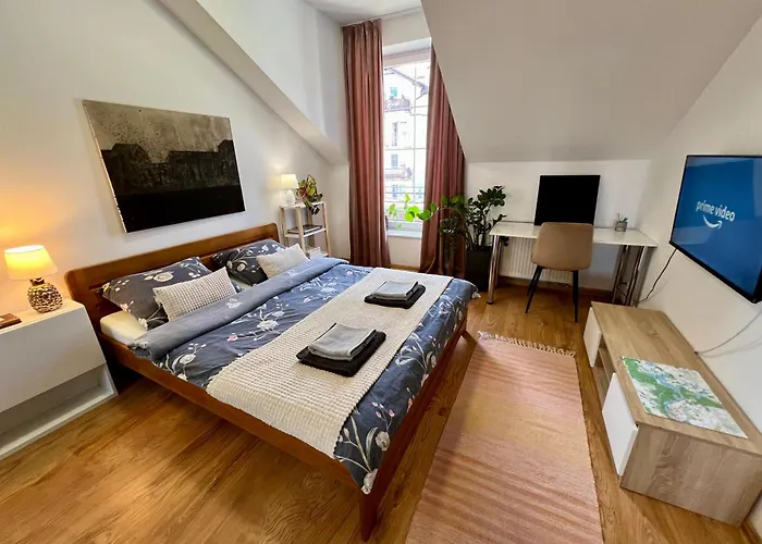 Artystyczna Przestrzen Z Widokiem Na Jeziora דירה