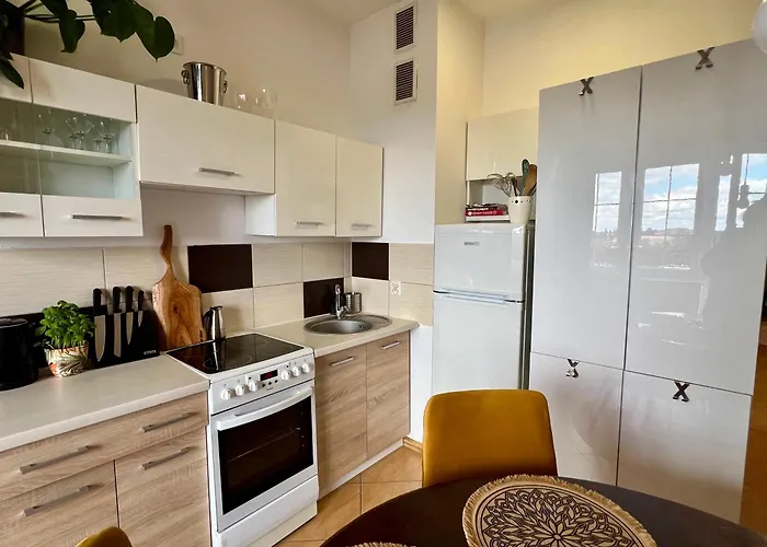 Artystyczna Przestrzen Z Widokiem Na Jeziora אילאווה